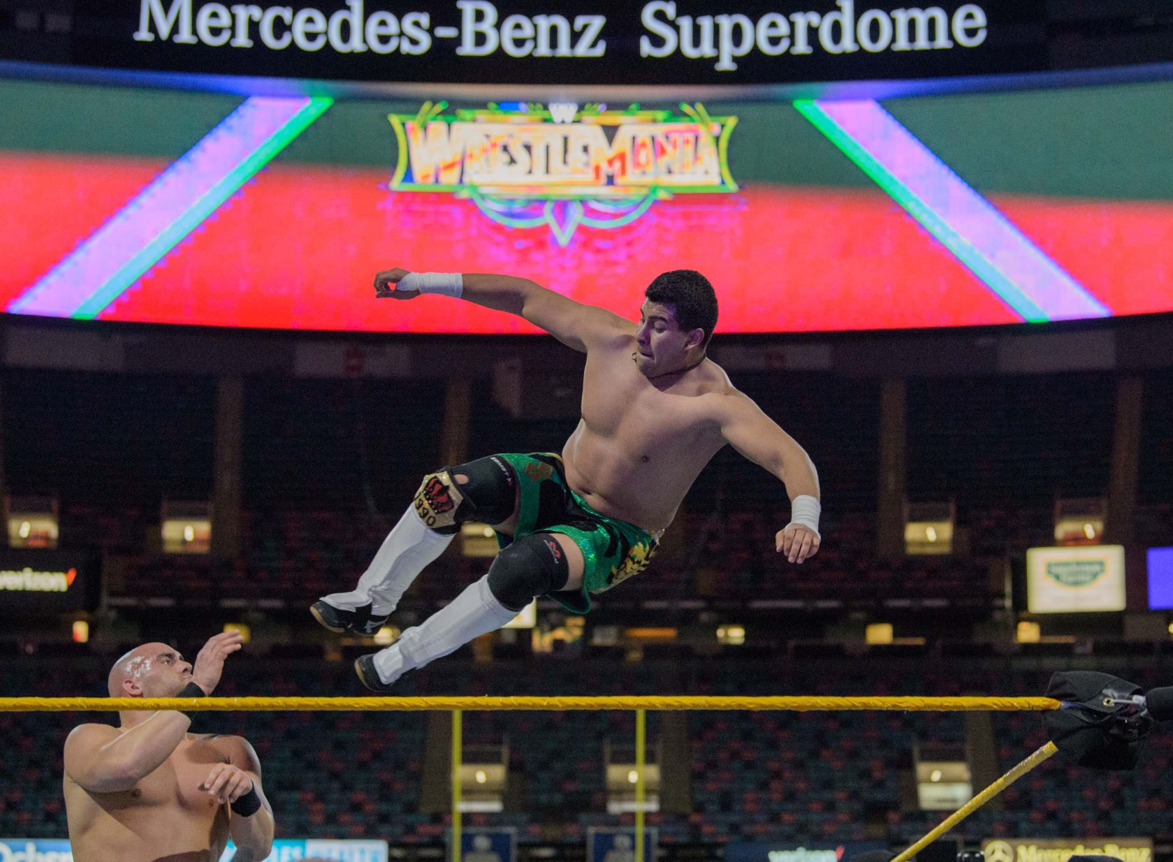 no.wrestlemaina.111717.001.JPG